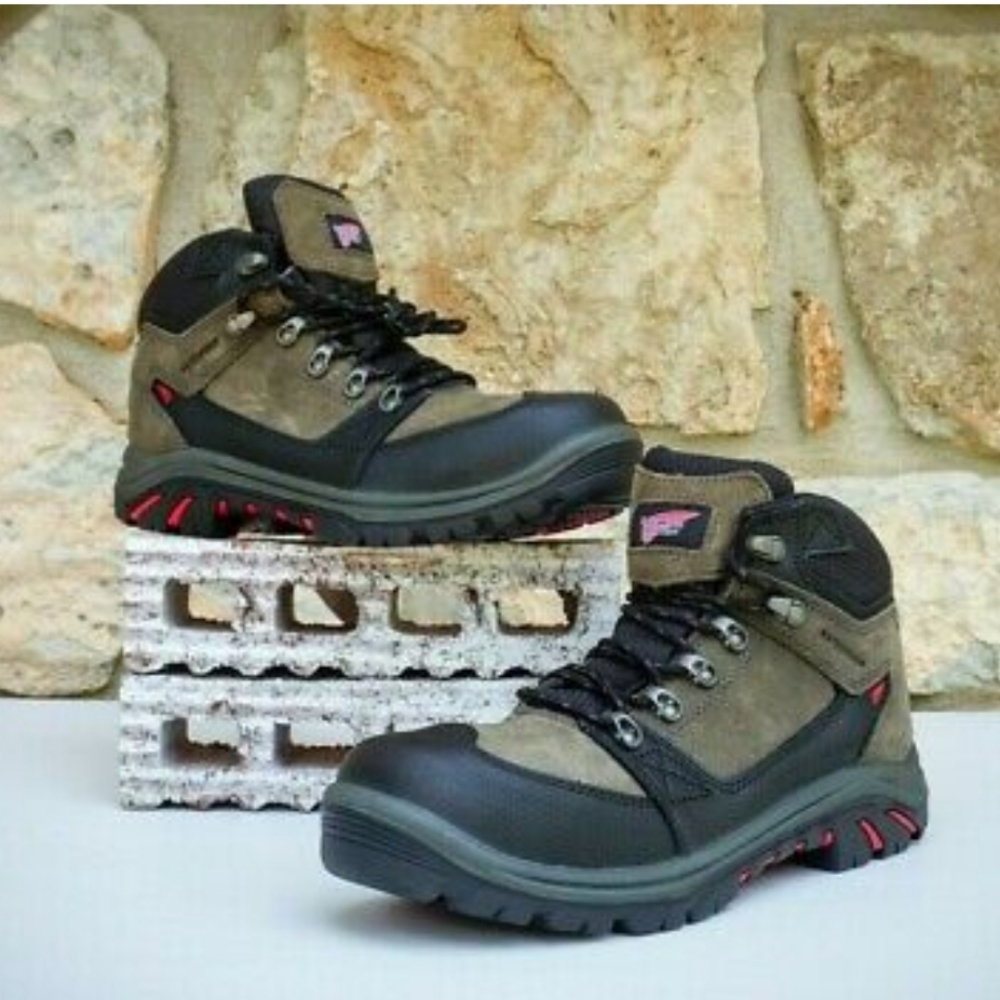 Red wing tradesmen